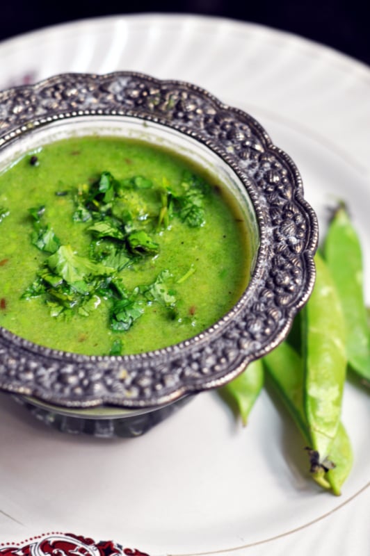 Nimona Banarsi Style Mashed Green Peas Curry Recipe sinamontales