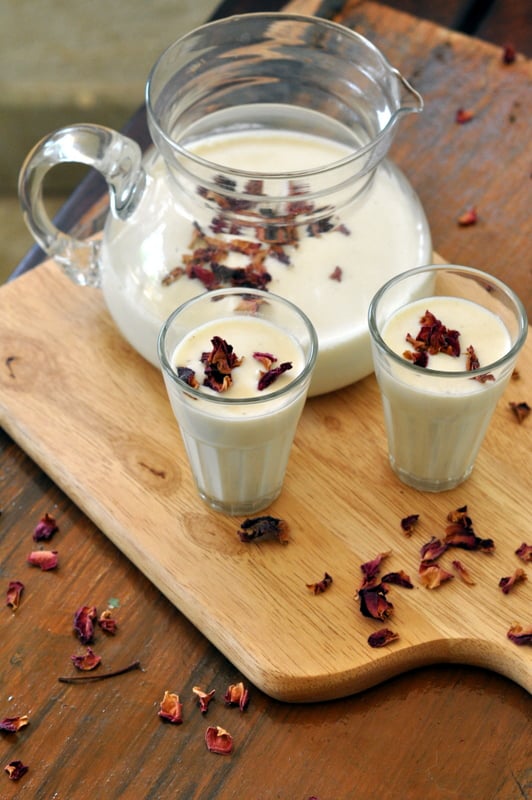 Thandai, Spiced Almond Milk Holi Special Recipe sinamontales