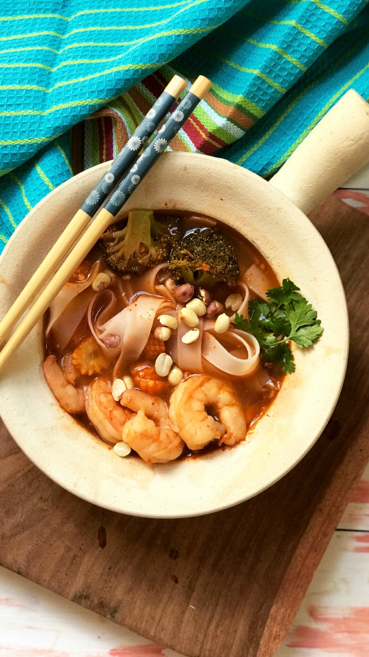 Thai Style Spicy Prawn Noodle Soup - Sinamon Tales