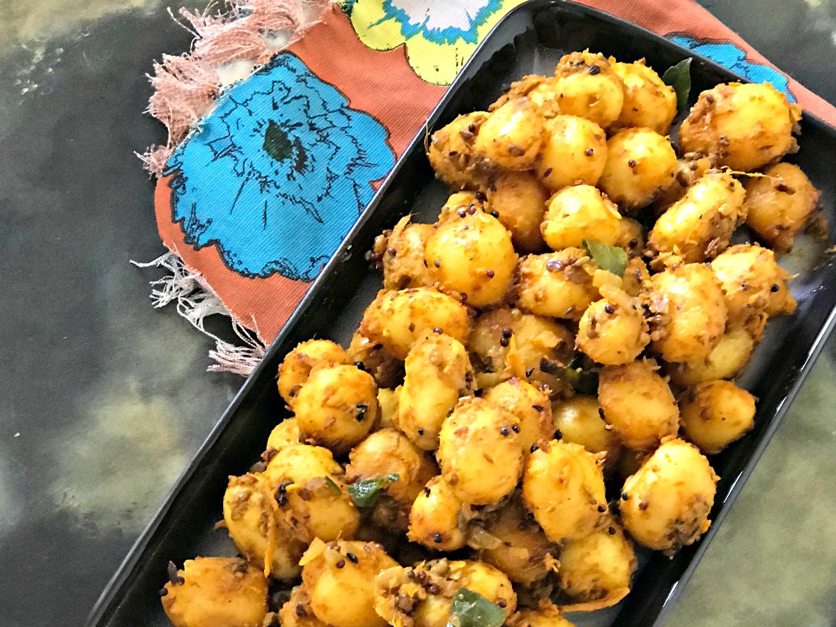 Best Ever Indian Style Potato Roast Recipe - Sinamon Tales